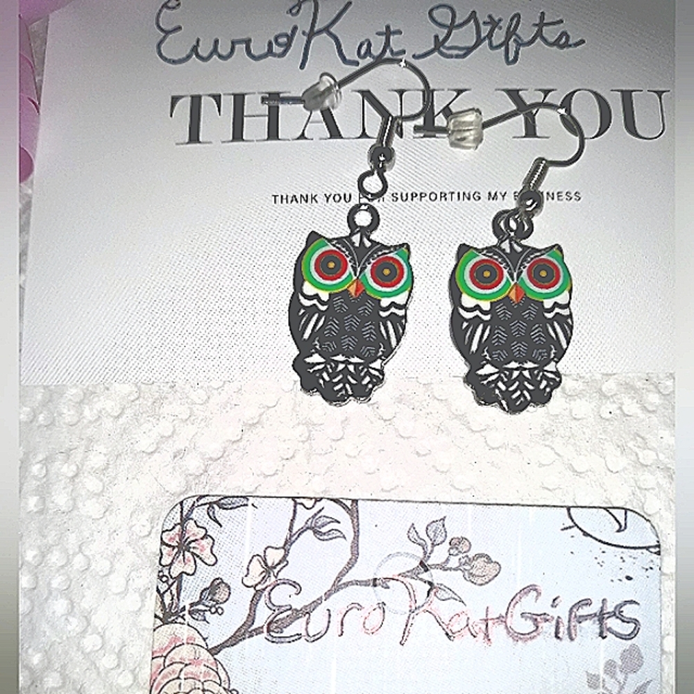 COLORFUL Green Owl Dangle Earrings Mystical Wise Hoot Bird lover animal NEW NWT